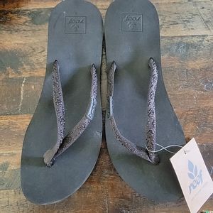 Reef Women's Black Flip-Flops - Size 11